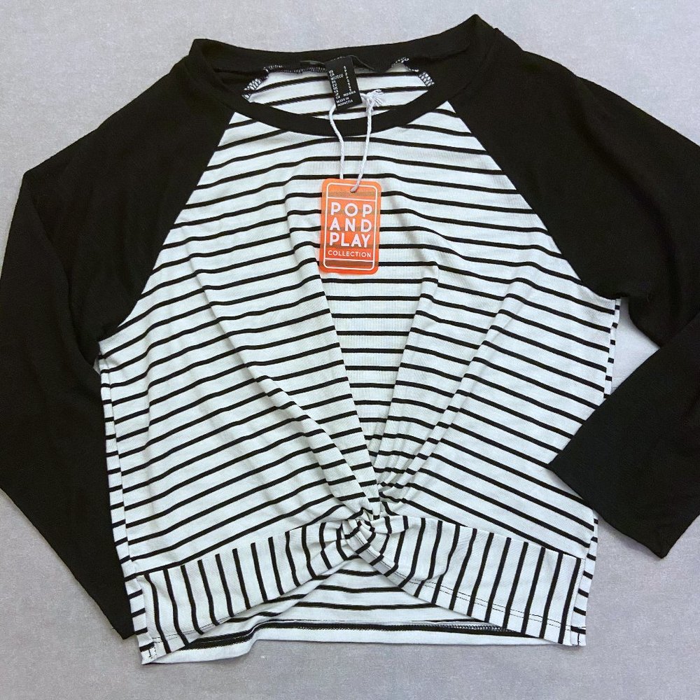 F21 NWOT Striped Knotted Cop Top Long-Sleeved